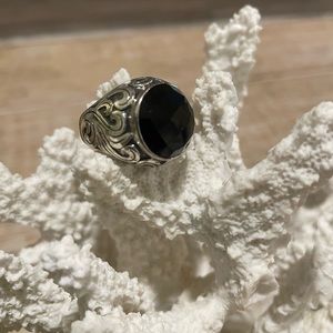 GORGEOUS Premiere Designs Ring 7.5